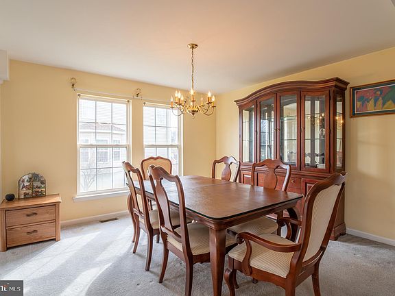 3rd image of 806 Slate Hill Dr