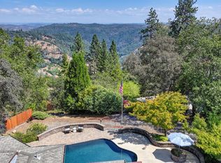 399 Riverview Dr, Auburn, CA 95603