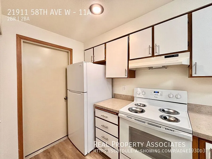 Hillcrest — Photo 2