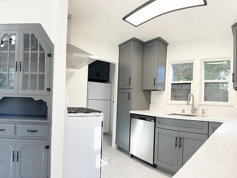 1764 Prospect Dr — Photo 11