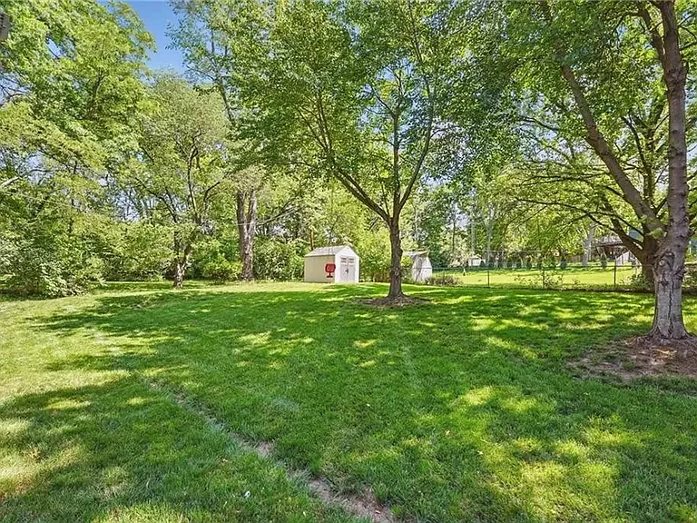 6817 N Bellefontaine Ave — Photo 46