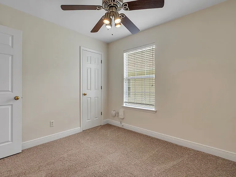 3259 Emerson Ln — Photo 10