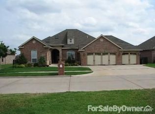 8616 NW 70th St, Oklahoma City, OK 73132