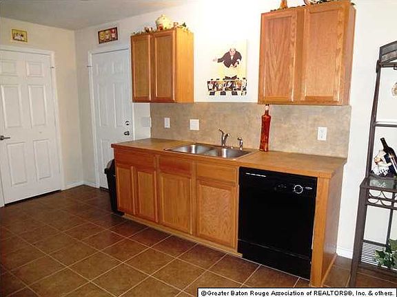 5th image of 23801 Snowdon Ave
