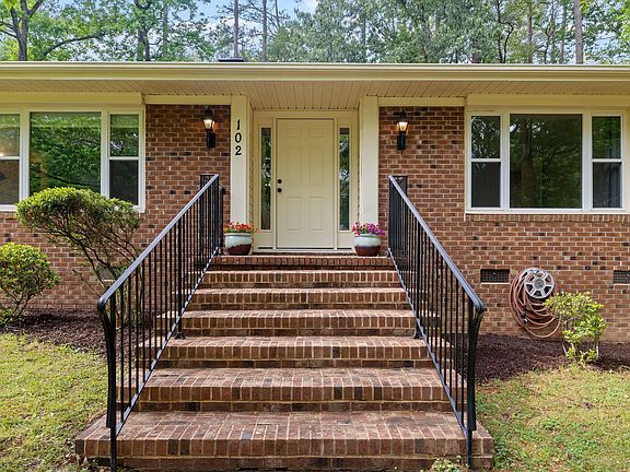 4th image of 102 Olmstead Ct