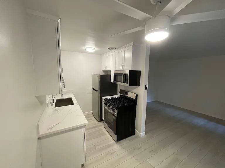Navy Street Apartments — Photo 19