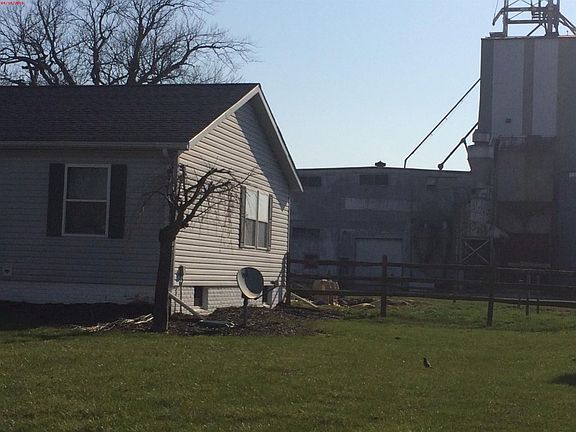 3rd image of 683 Parkwood Ave