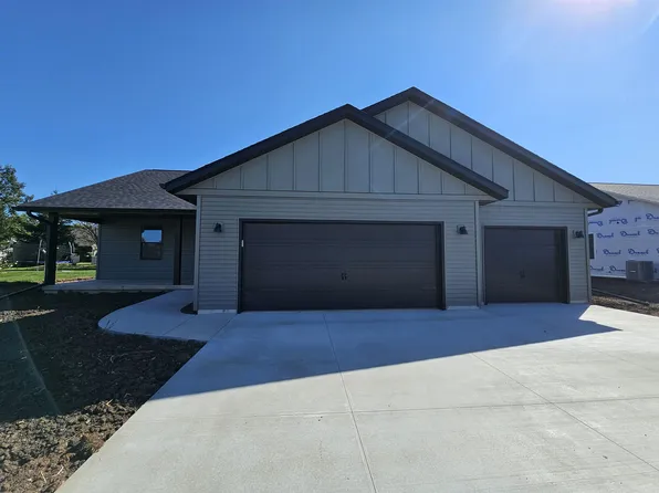 341 Prairie Fox St, Fond Du Lac, WI 54937