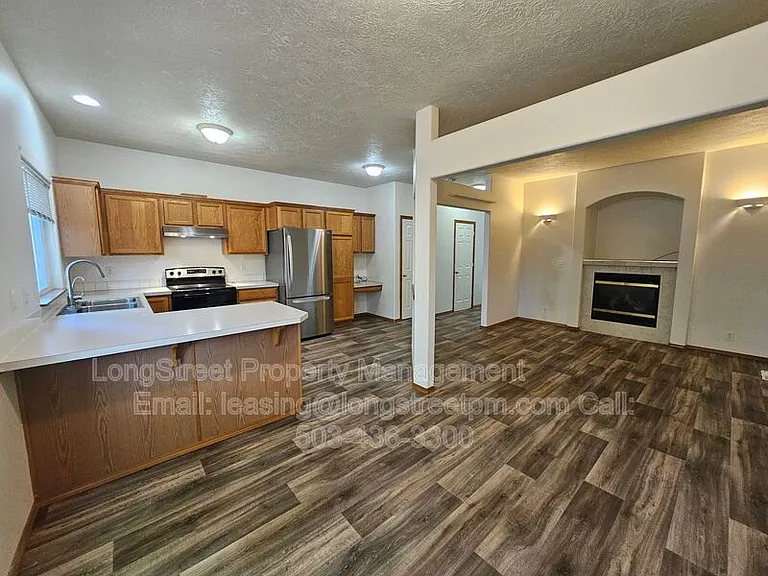 7445 SE Crystal Springs Blvd — Photo 9