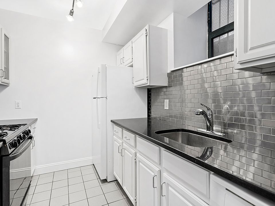 1st image of 471 Vanderbilt Ave APT 1G