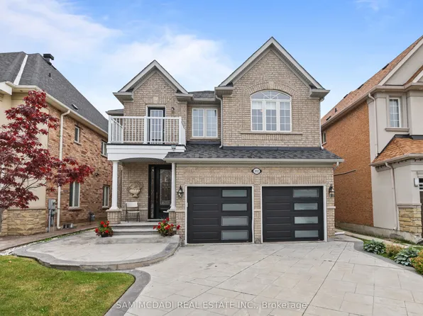 3352 Erin Centre Blvd, Mississauga, ON L5M 8C3