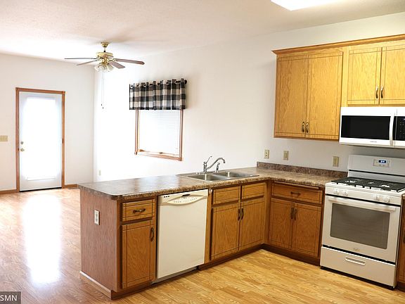 4th image of 924 7th St SW