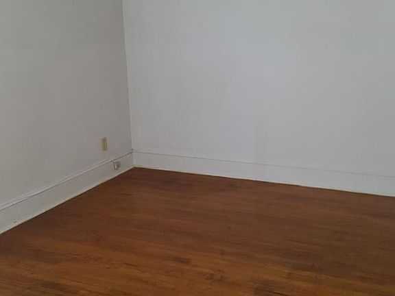 2nd image of 14 London Dr