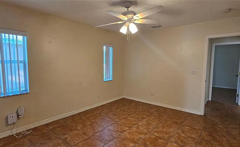 3007 SW Santa Barbara Pl — Photo 12