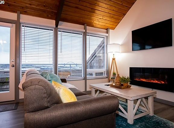2nd image of 1000 SE Bay Blvd #537