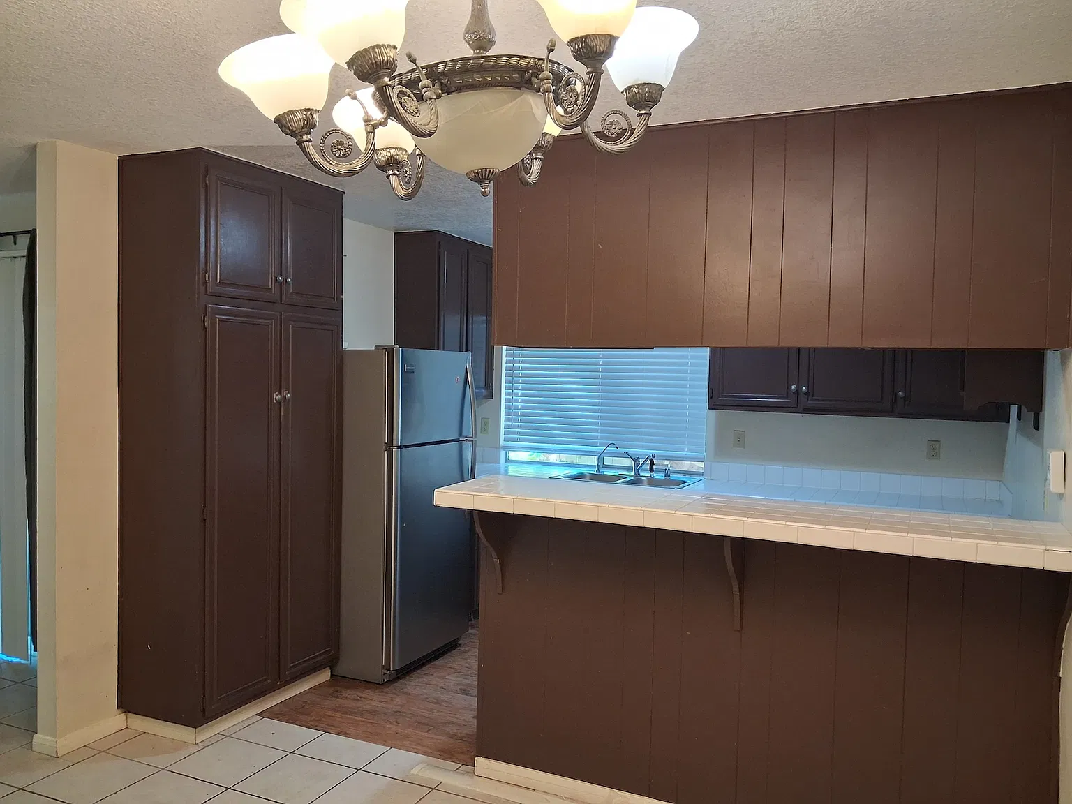 3 bed, 1.5 bath, 1113 sqft, $3,395 — Photo 3