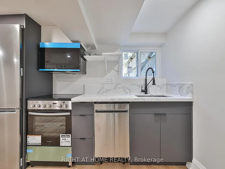 248 Garden Ave #LOWER — Photo 11