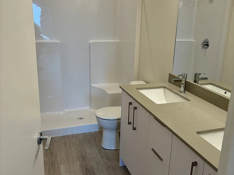 7110 Edgehill Cres — Photo 31