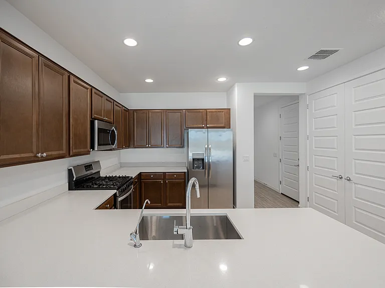 16870 W Las Palmaritas Dr — Photo 8