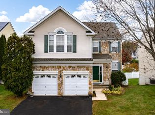 19 Coventry Ter, Columbus, NJ 08022