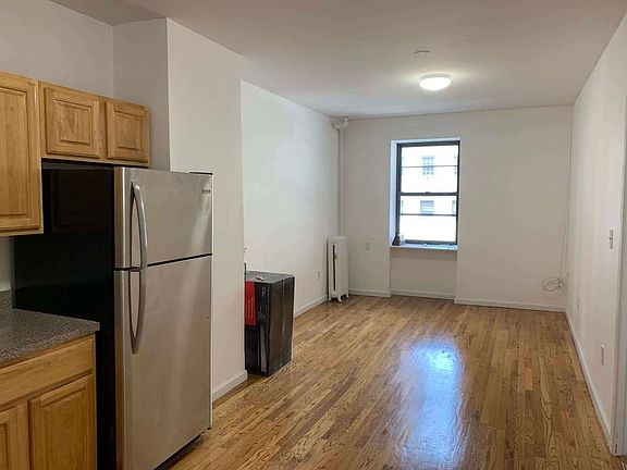 2nd image of 56 E 34th St #Iv