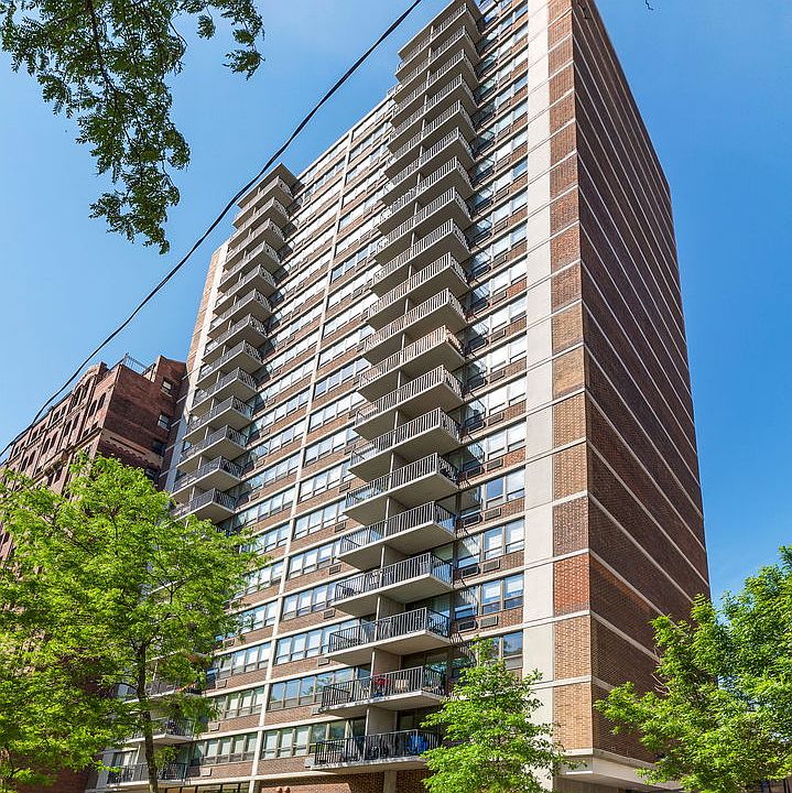 1st image of 2740 N Pine Grove Ave APT 17G