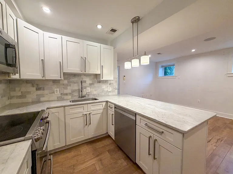1601 Hobart St NW #1 — Photo 13