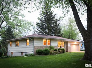 2116 S Delmar Ct, Peoria, IL 61607