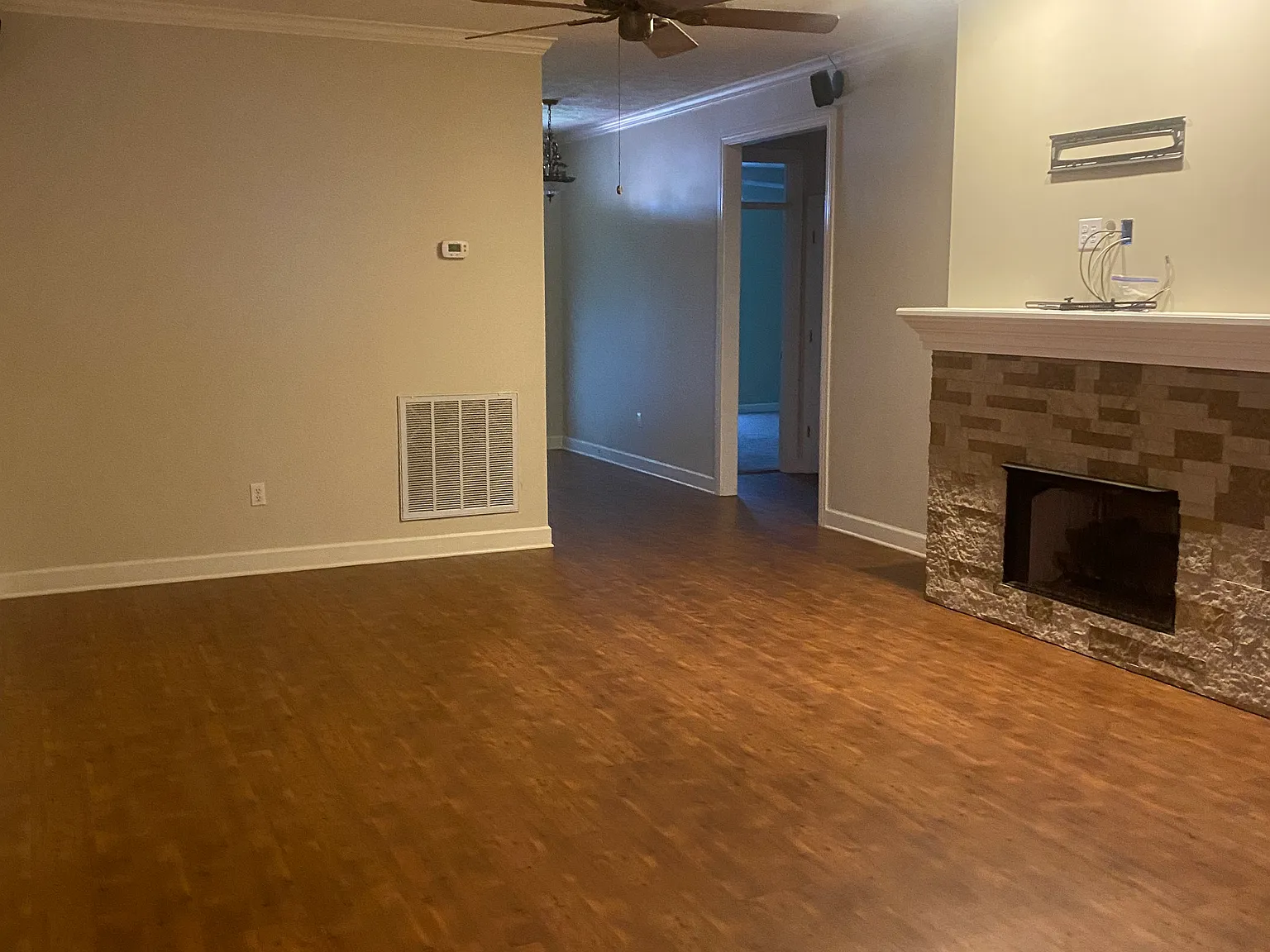 395 N Point Dr — Photo 3