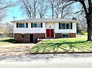 134 Kinley Dr, Farmington, MO 63640