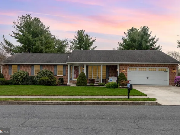 902 Loring Ln, Mechanicsburg, PA 17055