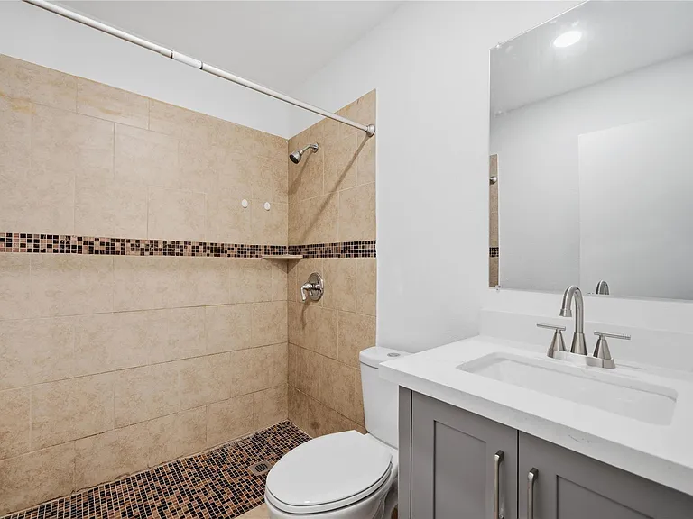 2126 Quail Valley East Dr — Photo 5