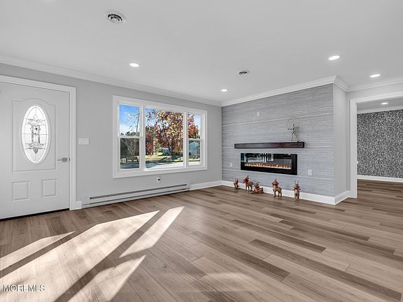 4th image of 128 Buckingham Drive #C