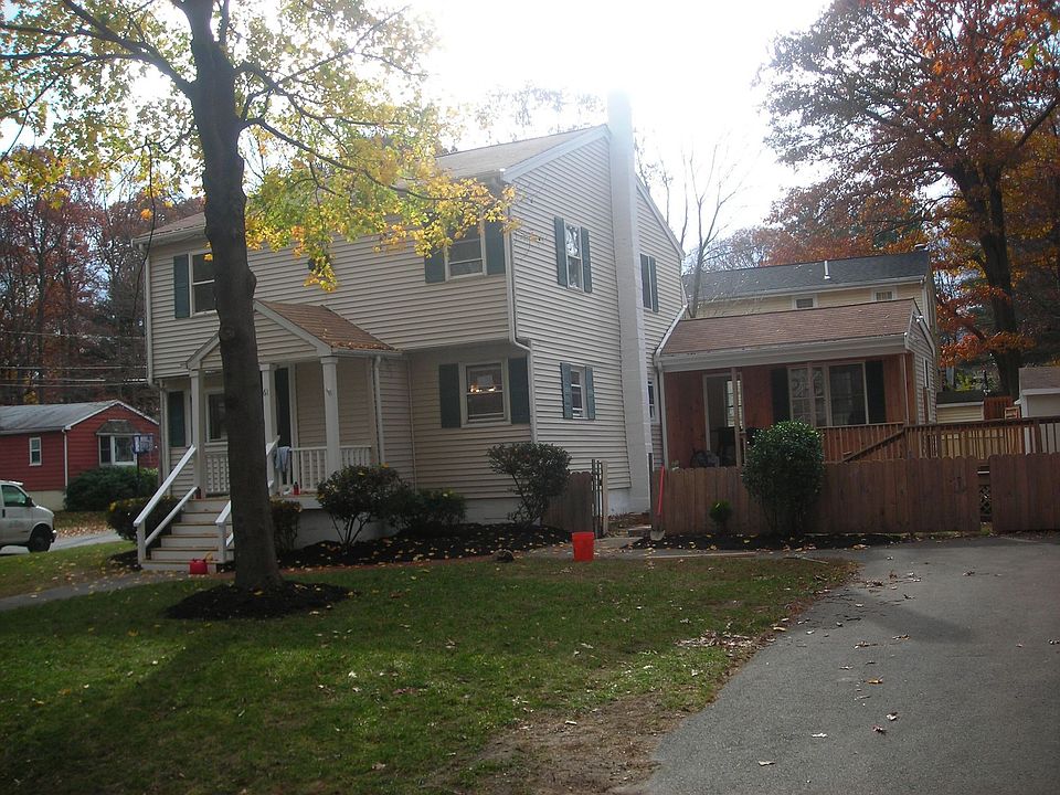 SINGLE FAMILY COLONIAL