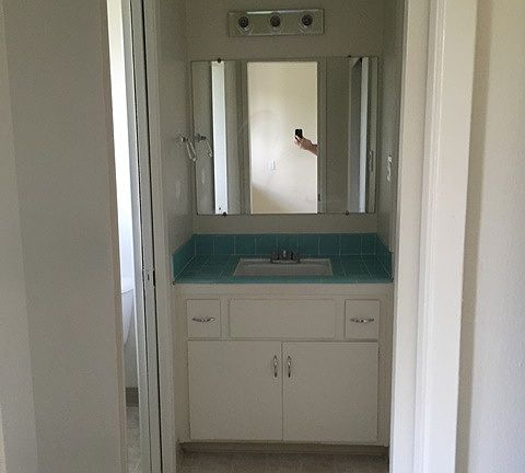 4th image of 1655 Pomeroy Ave APT 18