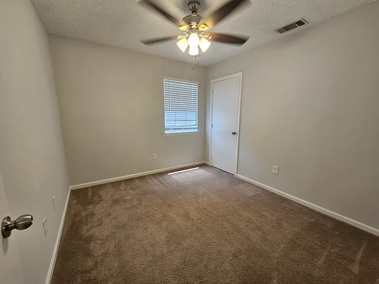 117 Hunt Club Ct — Photo 7
