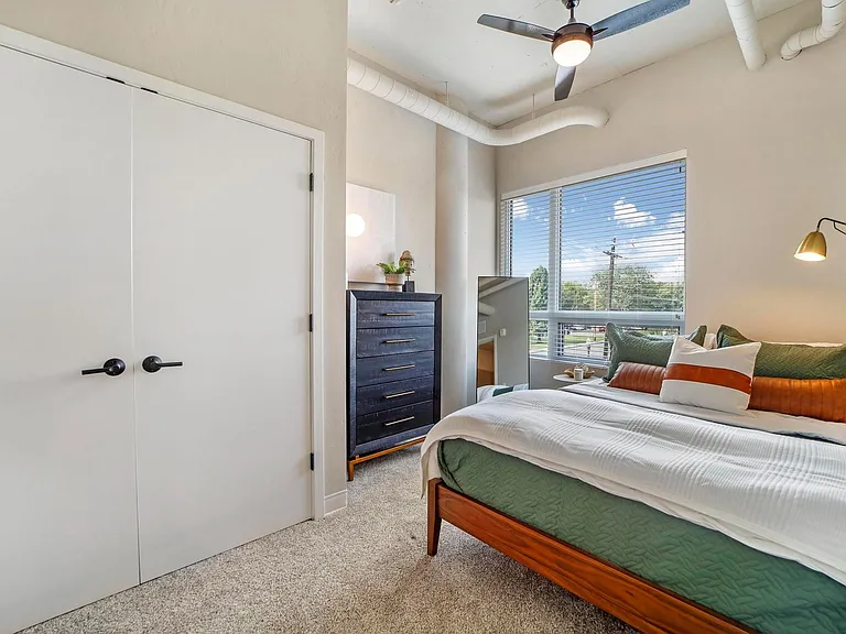 LOCAL- Bedroom