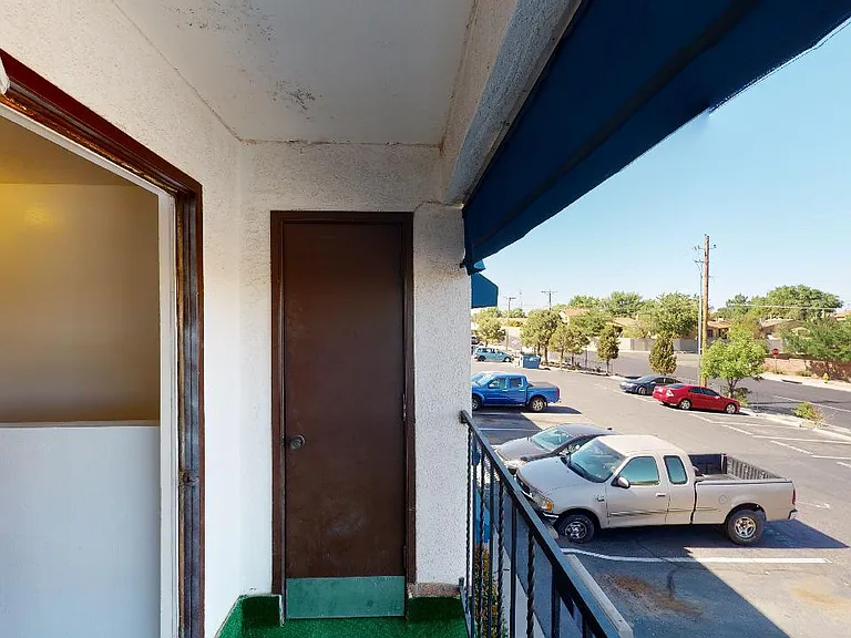 620 Morris St NE — Photo 33