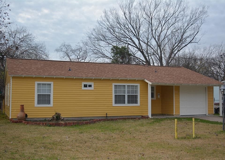 1st image of 203 N Meadowlake Ln