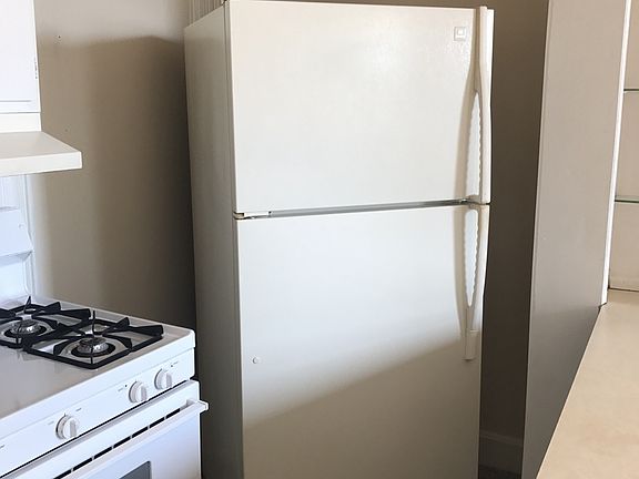 5th image of 120-122 N Hanover St #122-1