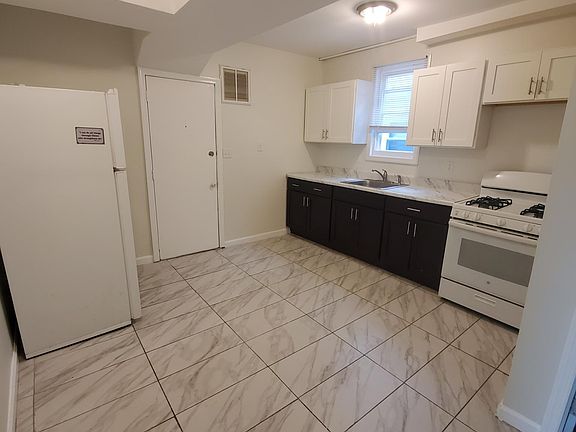 2nd image of 123 N 15th St Floor 3