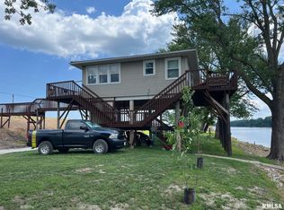 2067 E 253rd Ln, Ursa, IL 62376