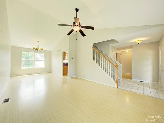 5th image of 3127 Dunwoodie Rd #38