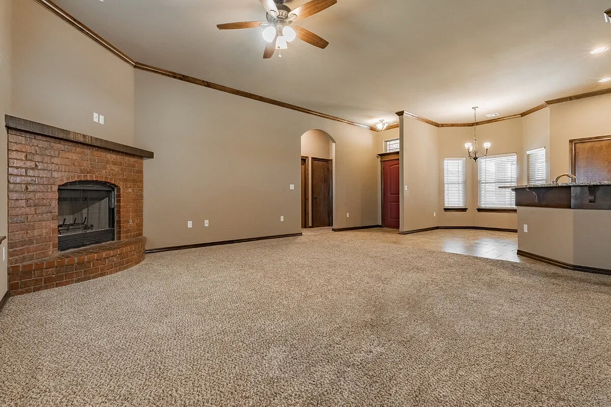 3 bed, 2.0 bath, 1515 sqft, $1,995 — Photo 3