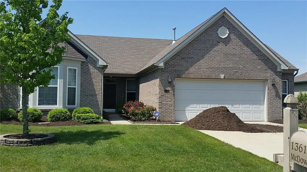 3 bed, 1982 sqft, $2,200 — Photo 1