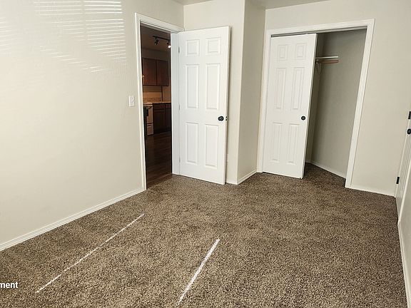 4th image of 32 W Evergreen Dr #B