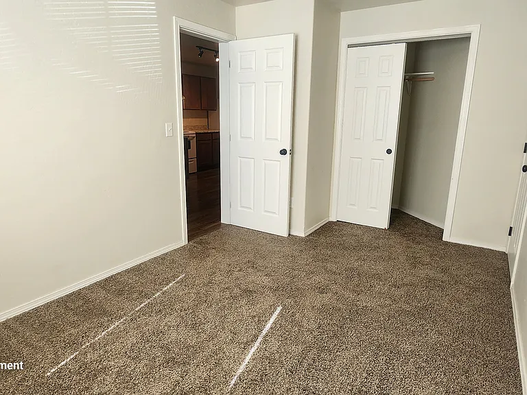 32 W Evergreen Dr — Photo 15