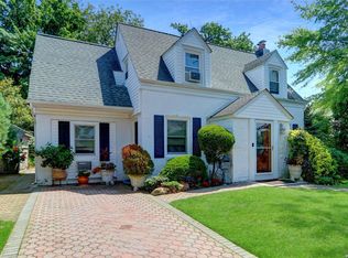53-11 250th St, Little Neck, NY 11362
