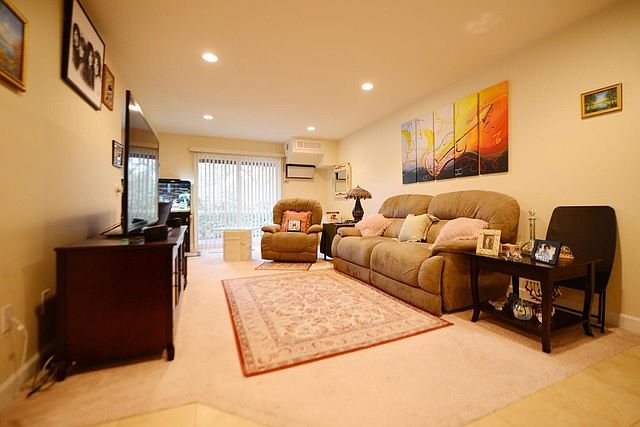 1st image of 1122 N Dale Ave APT 1J