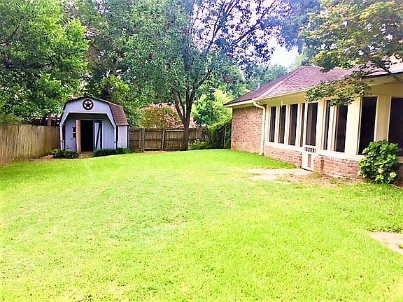 2nd image of 414 Windomere Cir